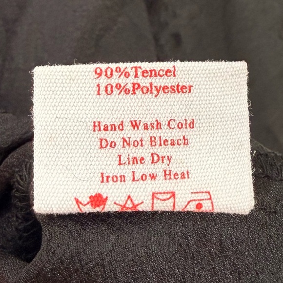 ✨ Lisa Says Gah Tilda Ruffle Wrap Top ✨ - Picture 7 of 8